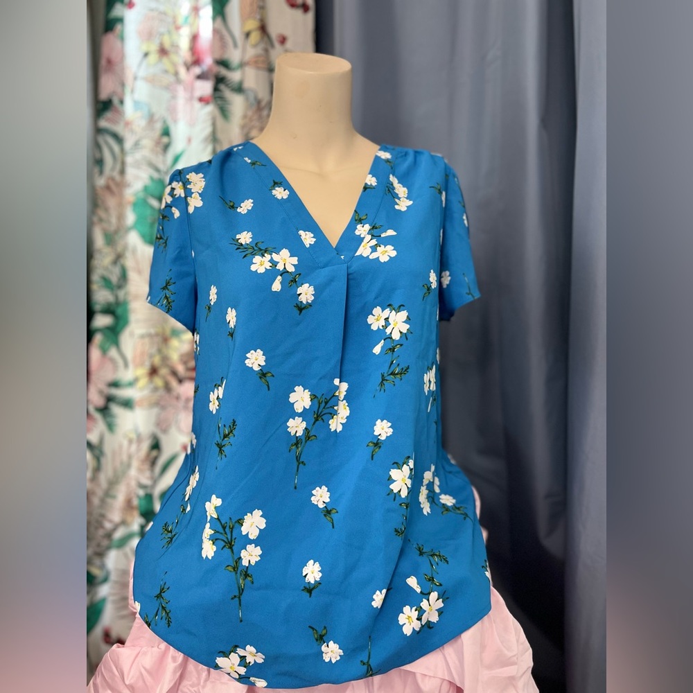 ** BRAND NEW W/ TAGS ** Hilary Radley short sleeve blouse